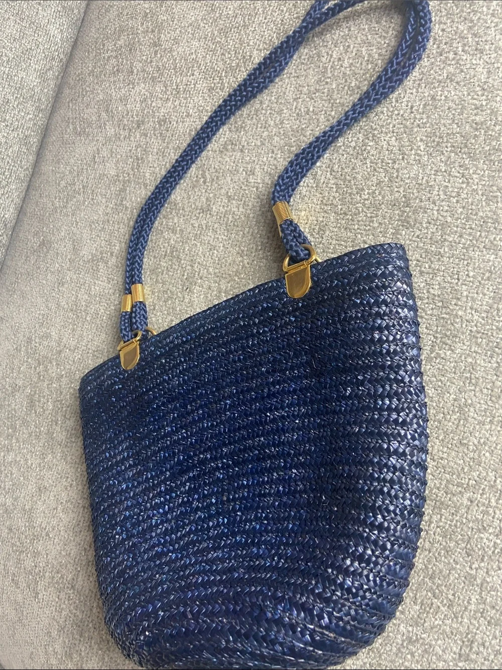 Straw tote in navy with gold trim